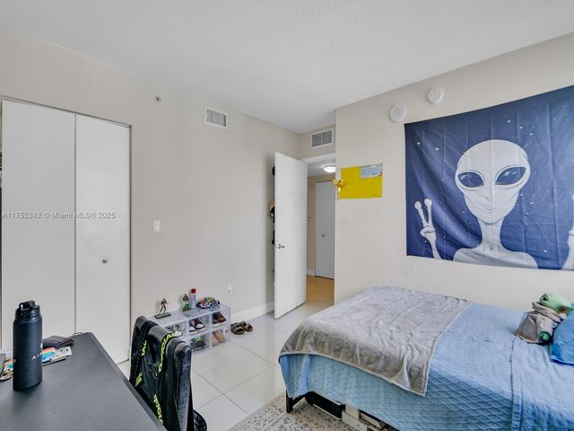 1861 NW S River Dr 1410, Miami, FL 33125