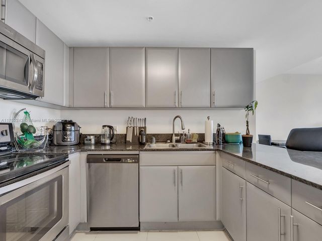 1861 NW S River Dr 1410, Miami, FL 33125