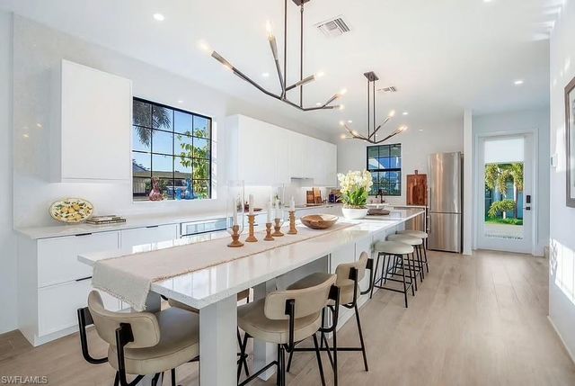 144 JEEPERS DR, Naples, FL 34112