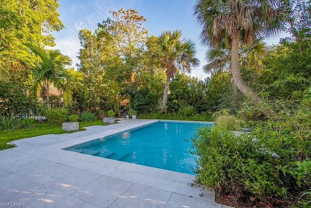 144 JEEPERS DR, Naples, FL 34112