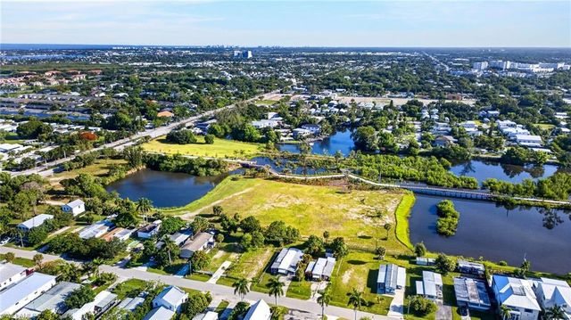144 JEEPERS DR, Naples, FL 34112