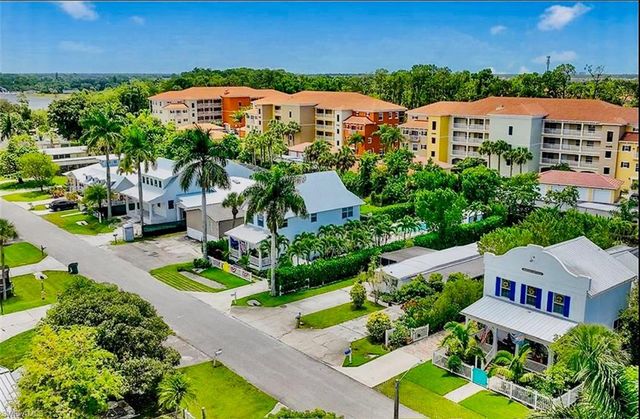 144 JEEPERS DR, Naples, FL 34112