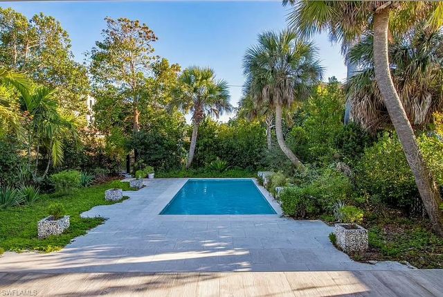 144 JEEPERS DR, Naples, FL 34112