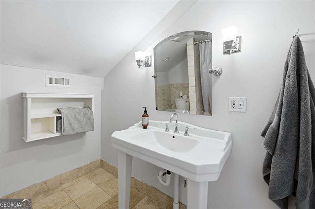 3121 Centerville Rosebud Rd, Snellville, GA 30039