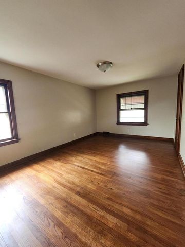 3530 N 55th STREET, Milwaukee, WI 53216