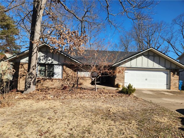 13 Kensington Drive, Bella Vista, AR 72715