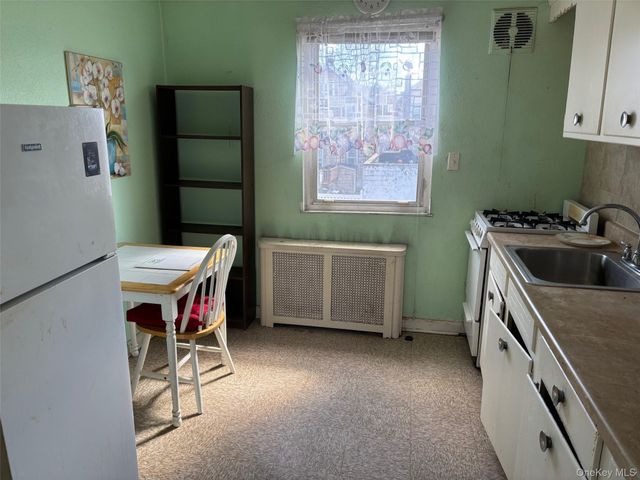 12212 6th Avenue, College Point, NY 11356