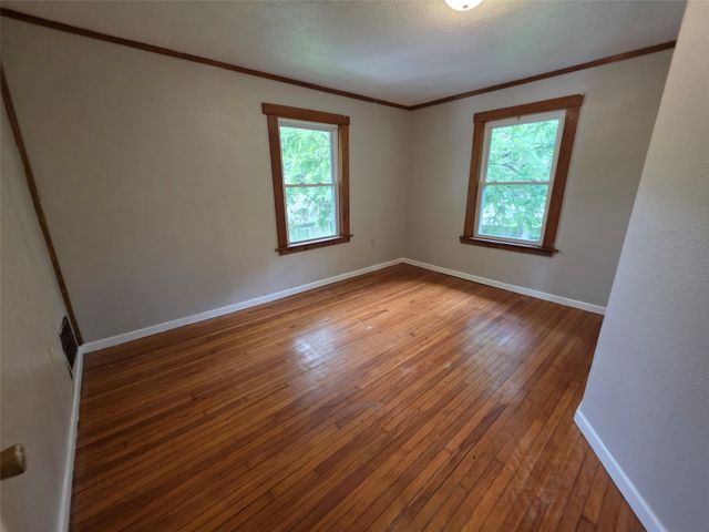 2732 College Avenue, Des Moines, IA 50311