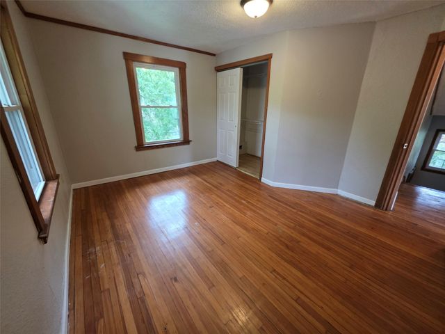 2732 College Avenue, Des Moines, IA 50311
