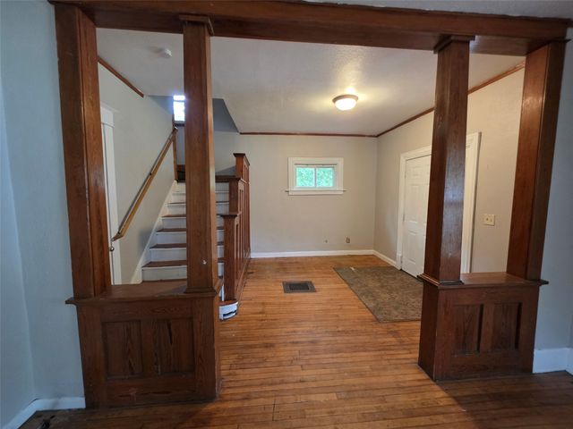 2732 College Avenue, Des Moines, IA 50311