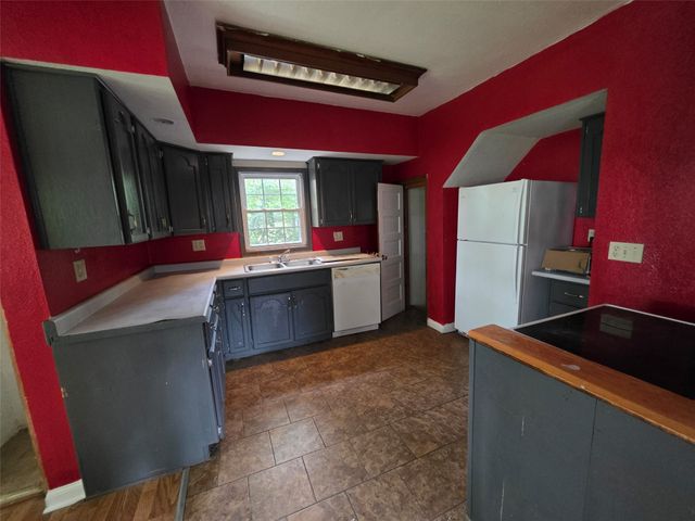 2732 College Avenue, Des Moines, IA 50311