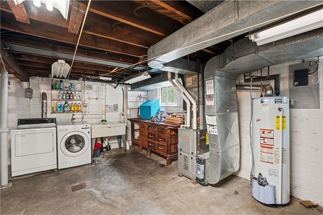 284 Barclay Ave, Forest Hills Boro, PA 15221