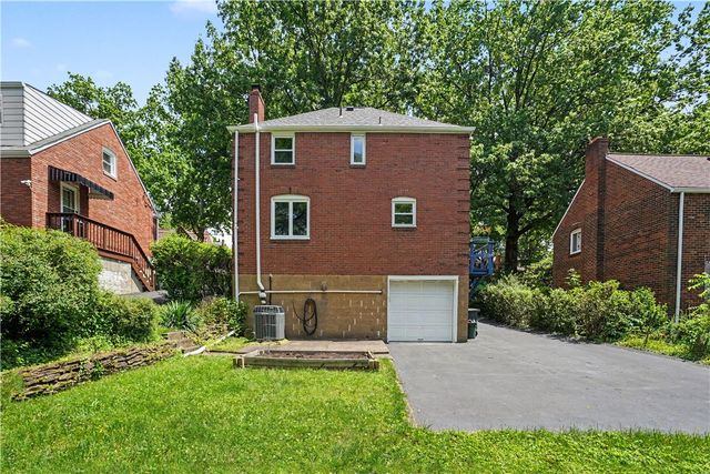 284 Barclay Ave, Forest Hills Boro, PA 15221