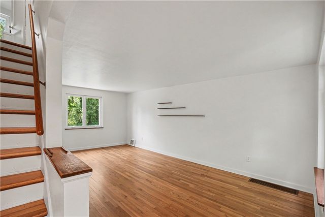 284 Barclay Ave, Forest Hills Boro, PA 15221