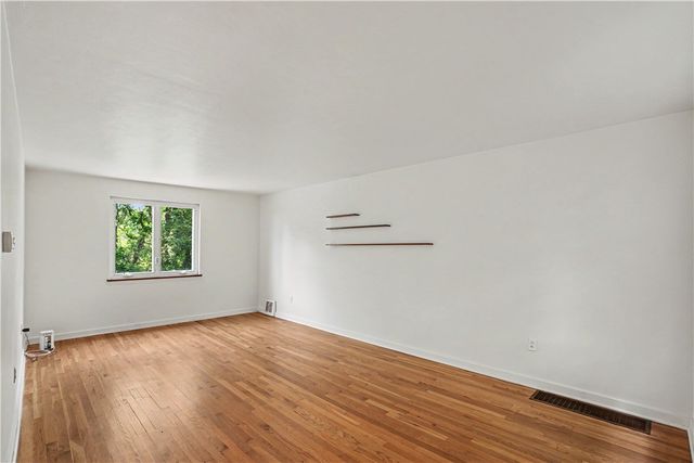 284 Barclay Ave, Forest Hills Boro, PA 15221
