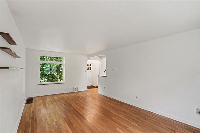 284 Barclay Ave, Forest Hills Boro, PA 15221