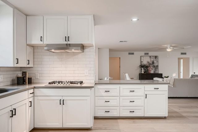 5325 Western Hills DR, Austin, TX 78731