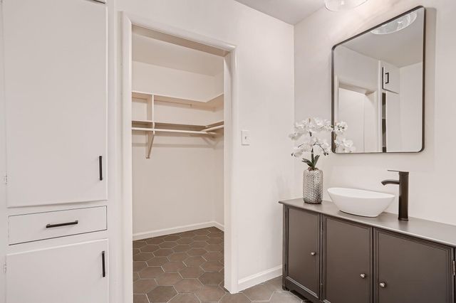 5325 Western Hills DR, Austin, TX 78731