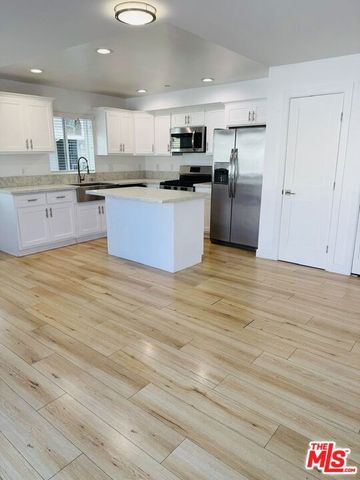 246 N Catalina Street 3, Los Angeles, CA 90004
