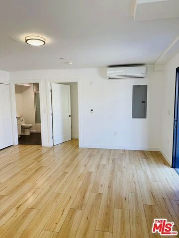 246 N Catalina Street 3, Los Angeles, CA 90004