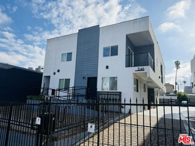 246 N Catalina Street 3, Los Angeles, CA 90004