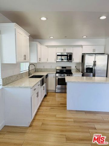 246 N Catalina Street 3, Los Angeles, CA 90004