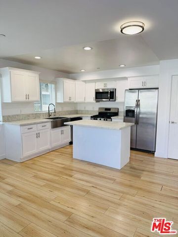 246 N Catalina Street 3, Los Angeles, CA 90004