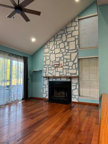 25 Bloomingdale Dr 4B, Hillsborough Twp., NJ 08844