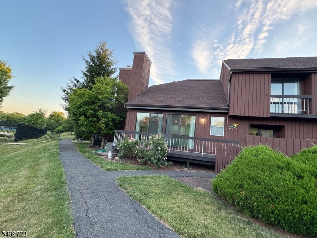 25 Bloomingdale Dr 4B, Hillsborough Twp., NJ 08844