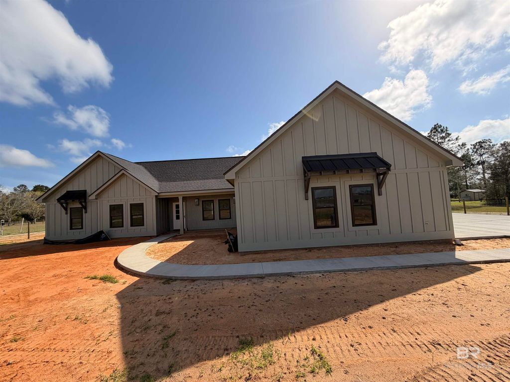 28310 Comstock Road, Elberta, AL 36530