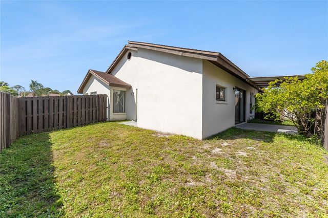 5201 BELLEFIELD DRIVE, Tampa, FL 33624