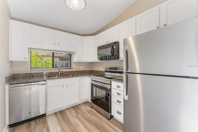 5201 BELLEFIELD DRIVE, Tampa, FL 33624