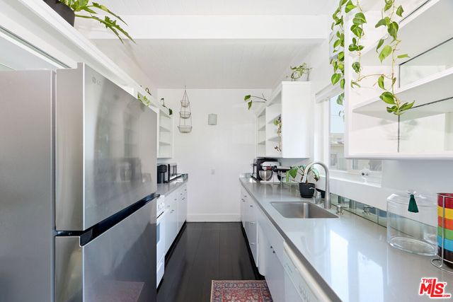 2325 Kansas Avenue 9, Santa Monica, CA 90404