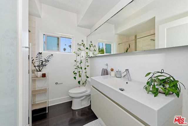 2325 Kansas Avenue 9, Santa Monica, CA 90404