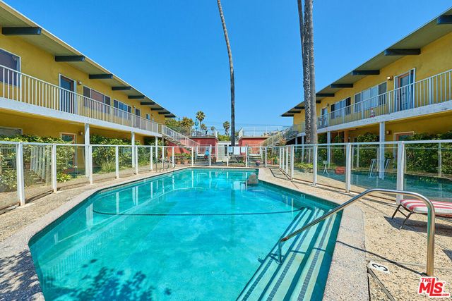 2325 Kansas Avenue 9, Santa Monica, CA 90404