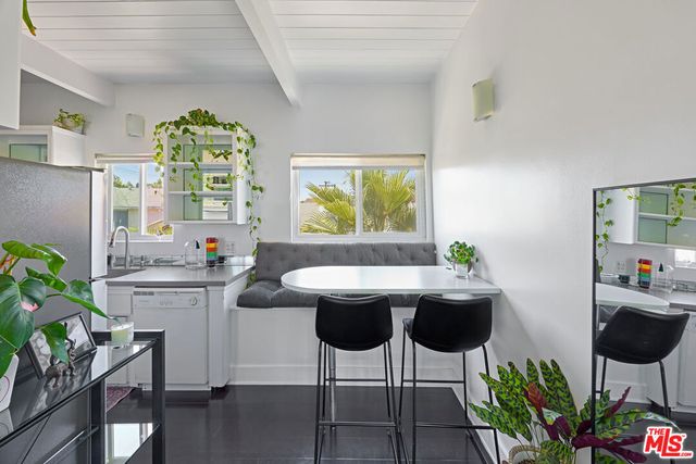 2325 Kansas Avenue 9, Santa Monica, CA 90404