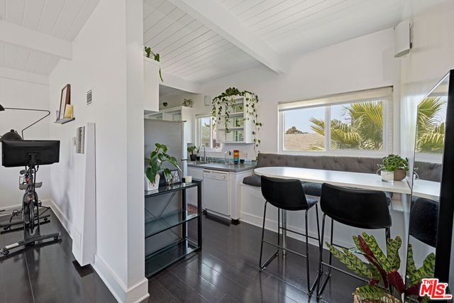 2325 Kansas Avenue 9, Santa Monica, CA 90404