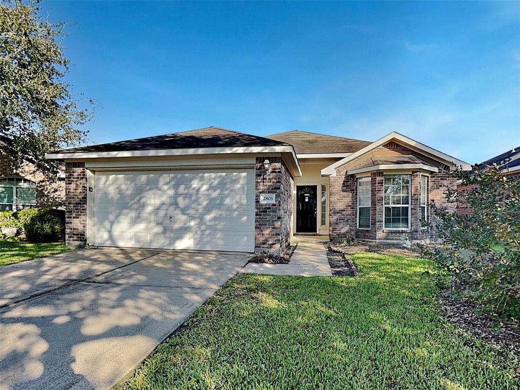 2803 Seastrand Lane, Dickinson, TX 77539