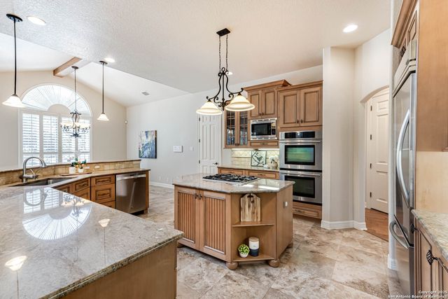 24511 Bogey, San Antonio, TX 78260