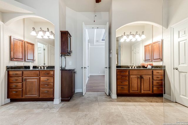 24511 Bogey, San Antonio, TX 78260