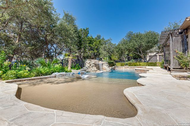 24511 Bogey, San Antonio, TX 78260