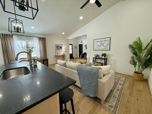 6103 Pickerington Road, Carroll, OH 43112