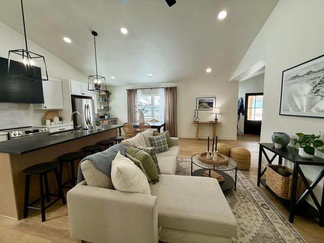 6103 Pickerington Road, Carroll, OH 43112