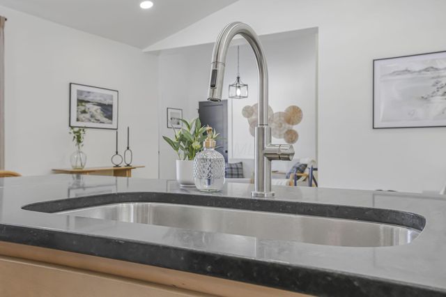 6103 Pickerington Road, Carroll, OH 43112