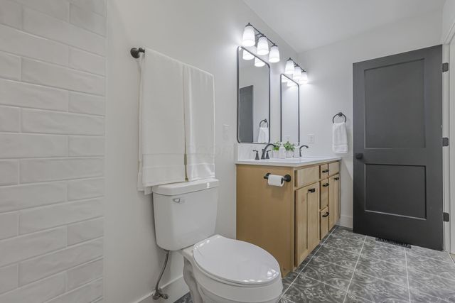 6103 Pickerington Road, Carroll, OH 43112