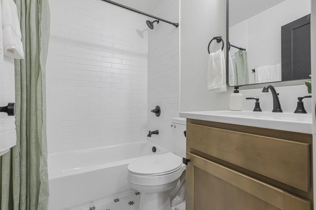 6103 Pickerington Road, Carroll, OH 43112