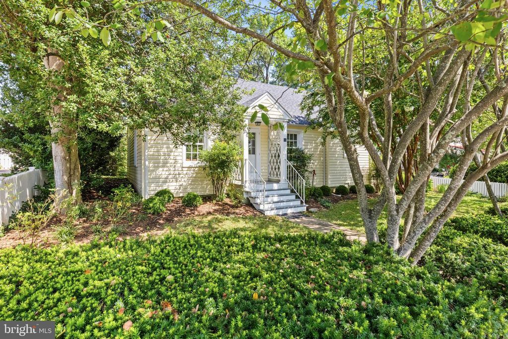 106 W MARSHALL ST, Middleburg, VA 20117