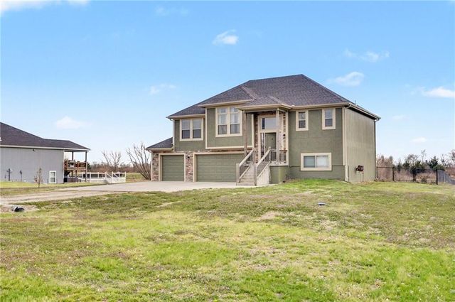 16699 Dana Lane, Leavenworth, KS 66048