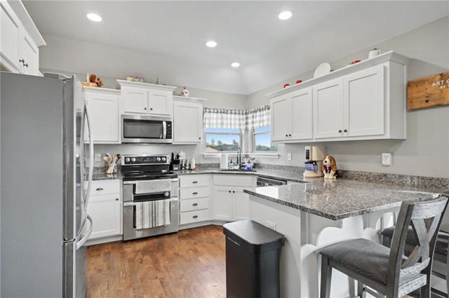 16699 Dana Lane, Leavenworth, KS 66048