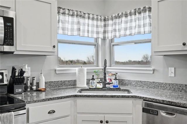 16699 Dana Lane, Leavenworth, KS 66048